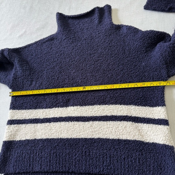 UGG Blue w White Stripes Soft Plush Mock Neck Sweater Size M - Picture 5 of 8